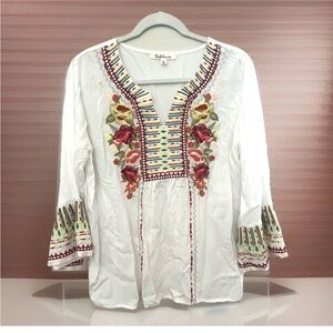 Solitaire Women's White Embroidered Blouse